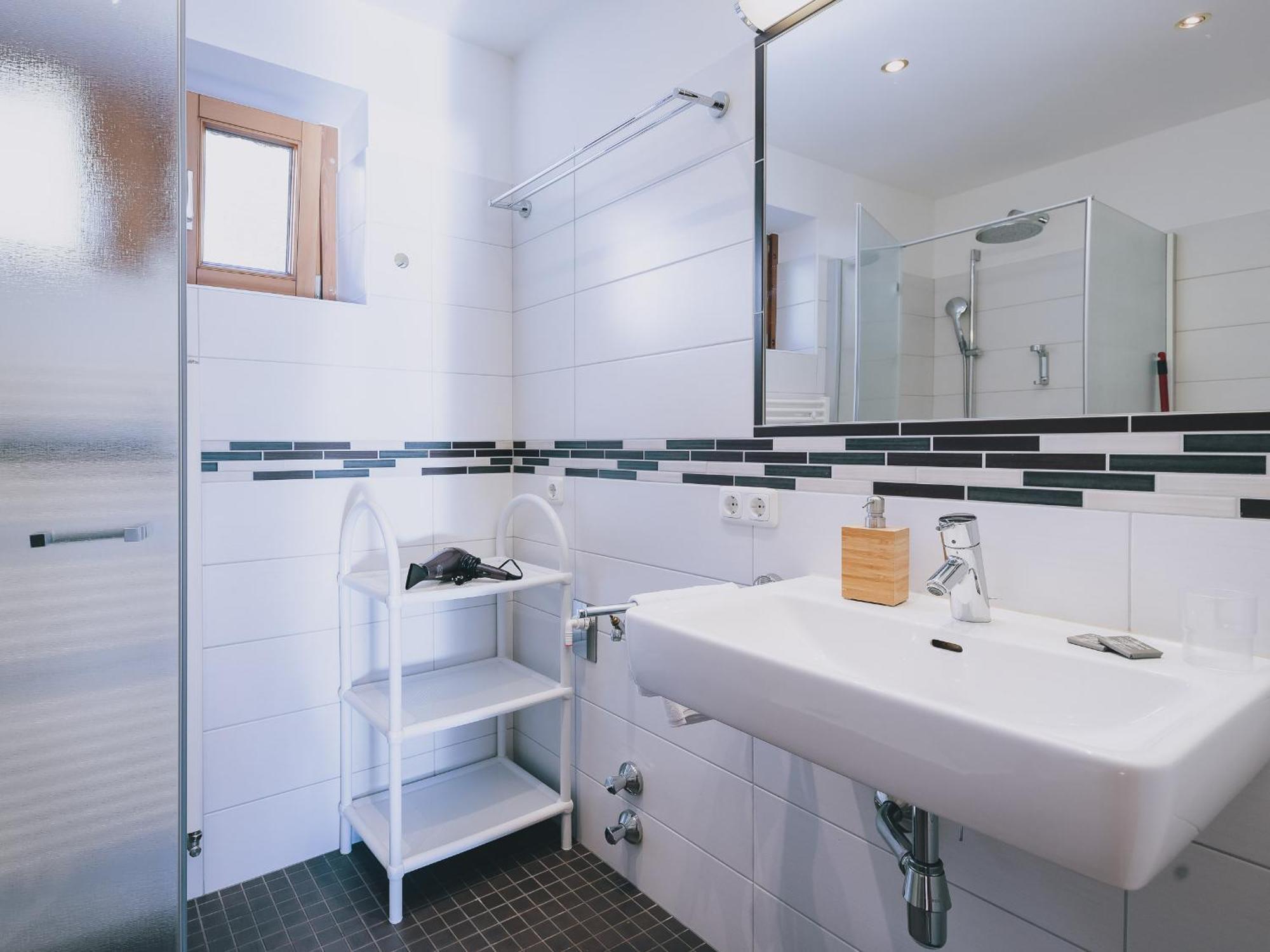 Haus Altenberger By We Rent, Summercard Included Zell am See Habitación foto